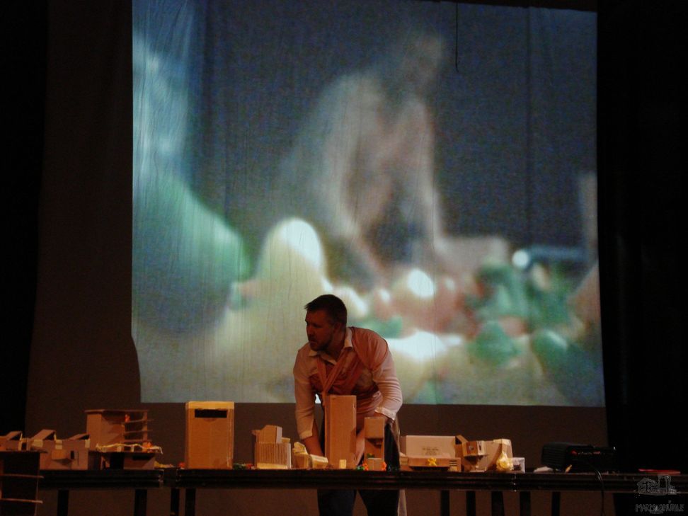 Rando Moricca - Bühnenbild HamletSamples - Plastik